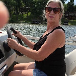 Meet your Posher, Ursela